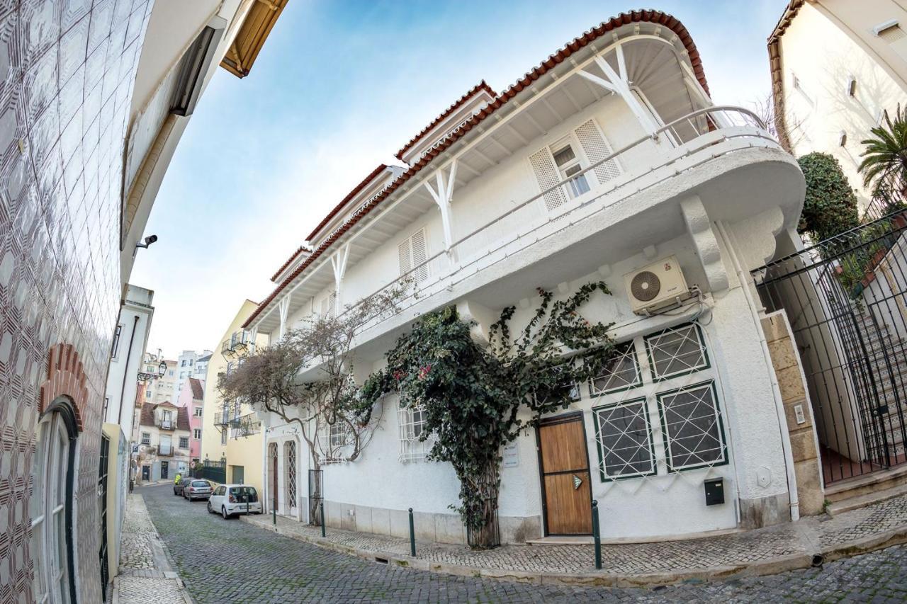Lovelystay - Sunny Flat W/ Balcony Overseeing Graca And River ลิสบอน ภายนอก รูปภาพ