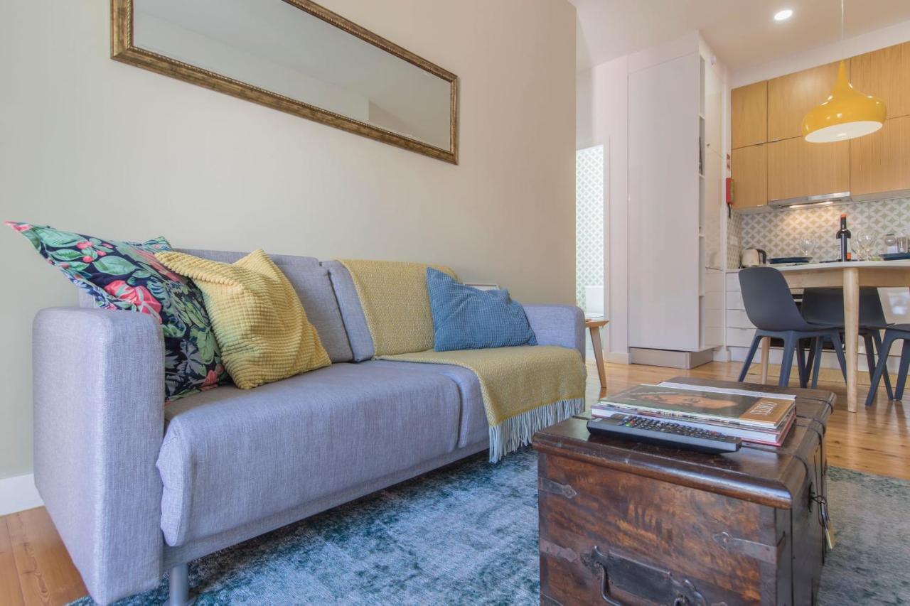 Lovelystay - Sunny Flat W/ Balcony Overseeing Graca And River ลิสบอน ภายนอก รูปภาพ