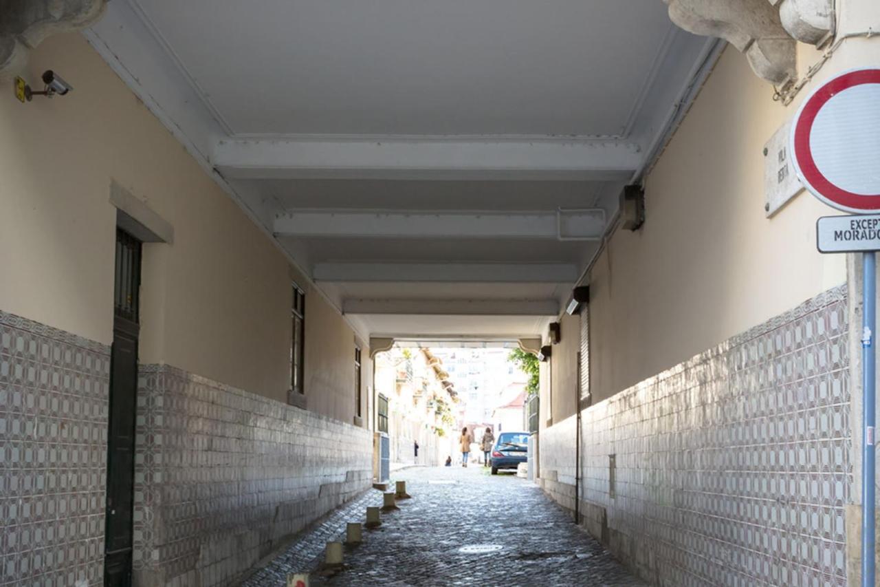 Lovelystay - Sunny Flat W/ Balcony Overseeing Graca And River ลิสบอน ภายนอก รูปภาพ