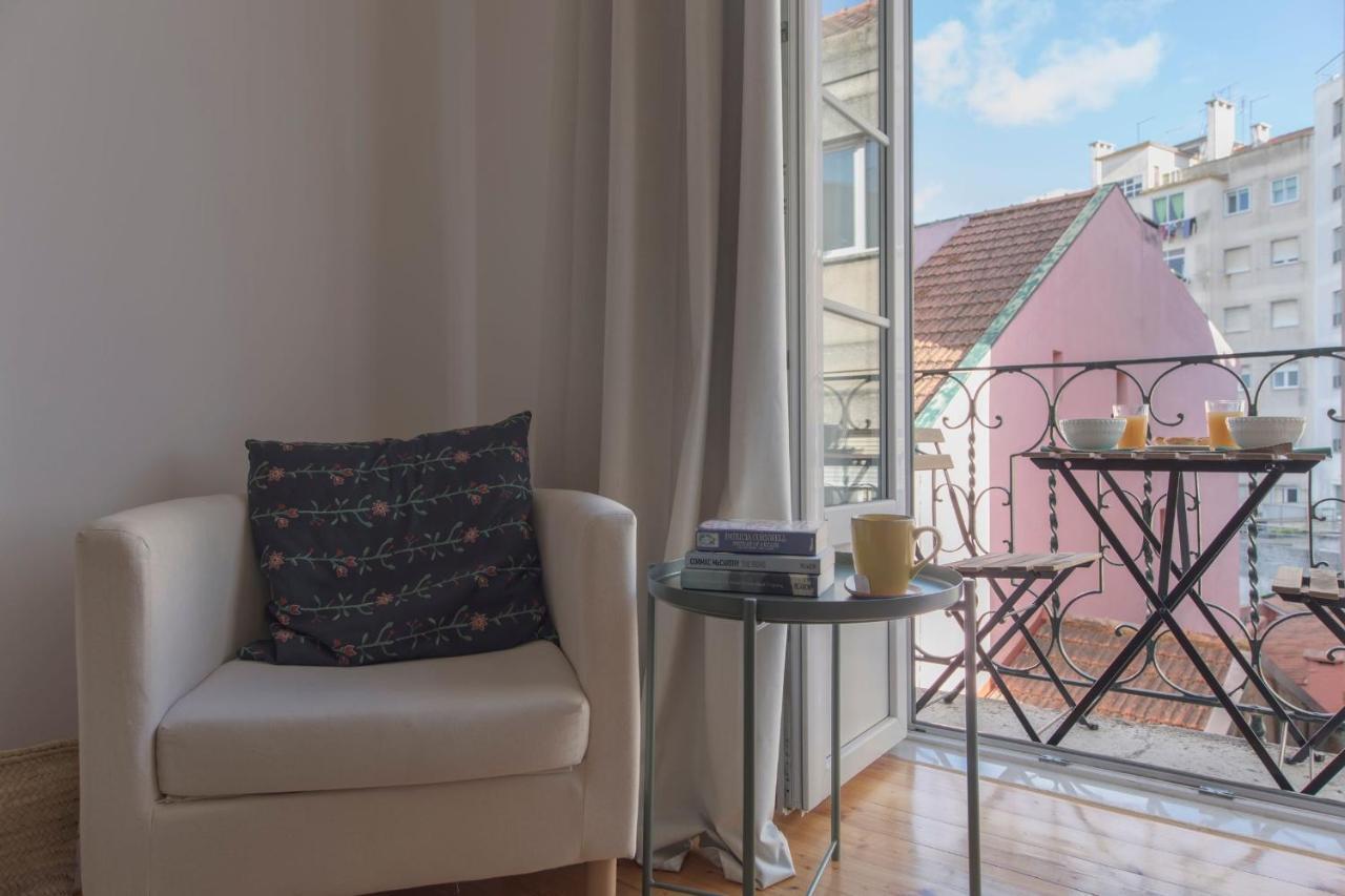 Lovelystay - Sunny Flat W/ Balcony Overseeing Graca And River ลิสบอน ภายนอก รูปภาพ