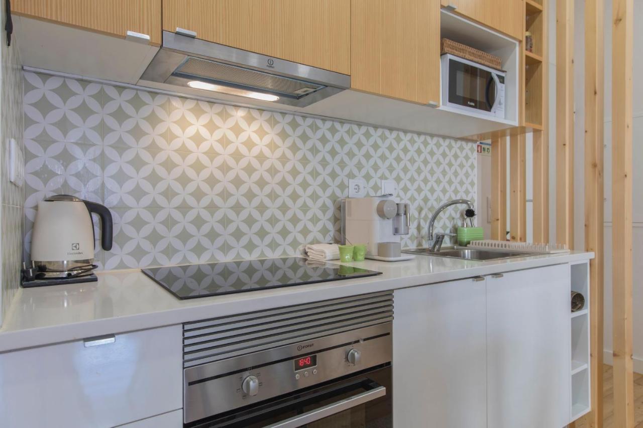 Lovelystay - Sunny Flat W/ Balcony Overseeing Graca And River ลิสบอน ภายนอก รูปภาพ