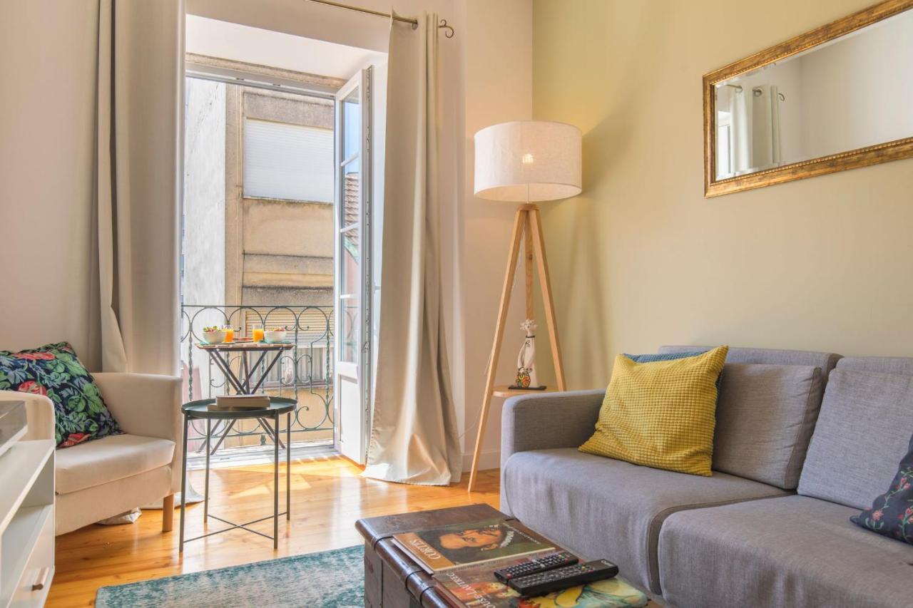 Lovelystay - Sunny Flat W/ Balcony Overseeing Graca And River ลิสบอน ภายนอก รูปภาพ