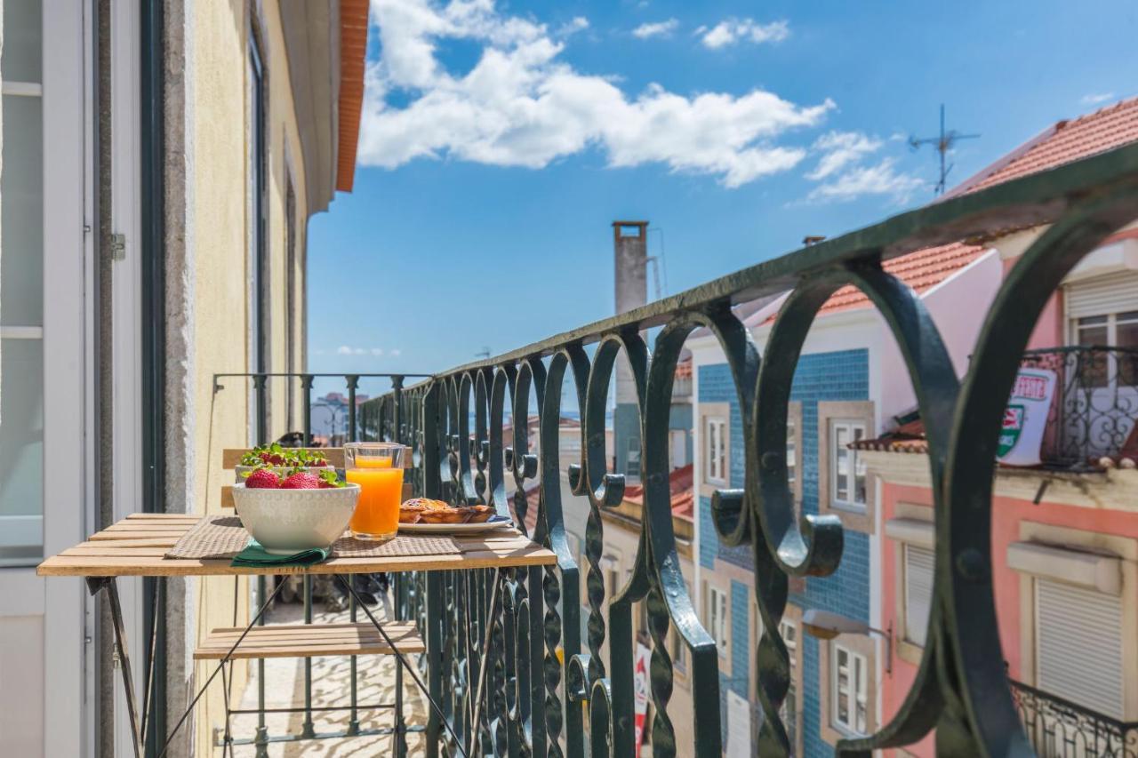 Lovelystay - Sunny Flat W/ Balcony Overseeing Graca And River ลิสบอน ภายนอก รูปภาพ
