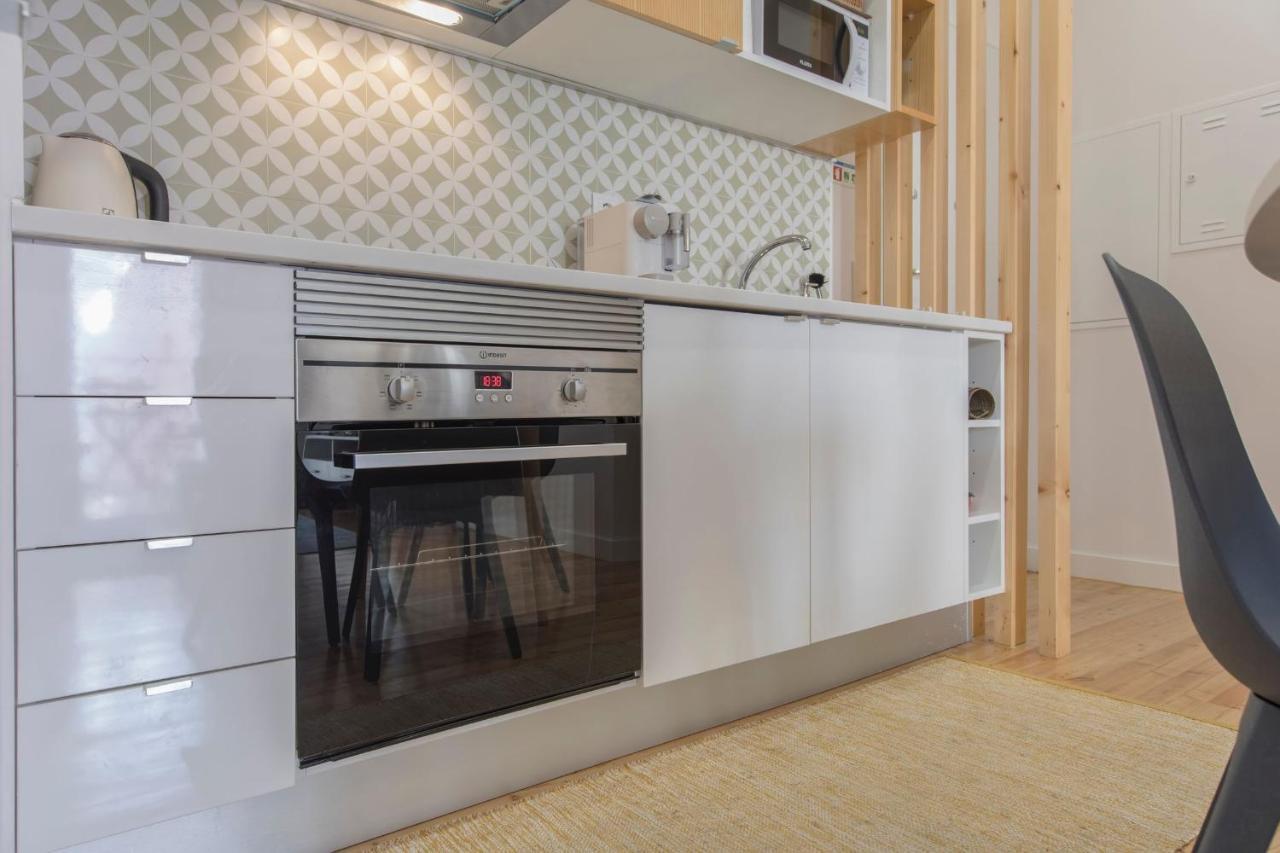Lovelystay - Sunny Flat W/ Balcony Overseeing Graca And River ลิสบอน ภายนอก รูปภาพ