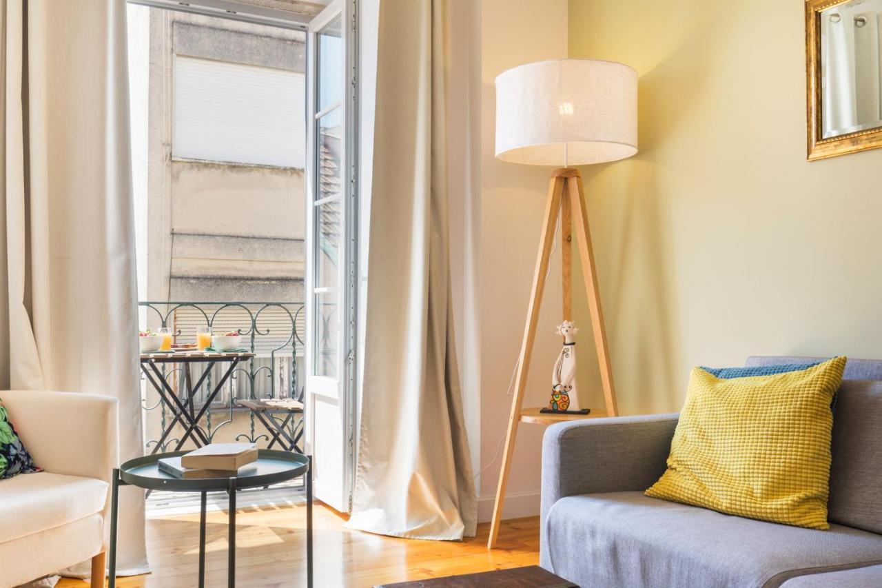 Lovelystay - Sunny Flat W/ Balcony Overseeing Graca And River ลิสบอน ภายนอก รูปภาพ